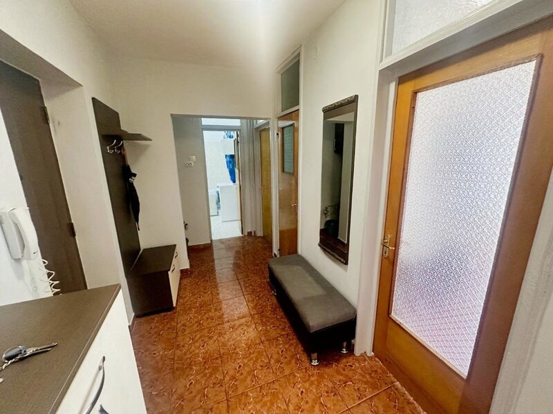 Piata Muncii, Calea Calarasilor, 2 camere decomandat, 63 mp.