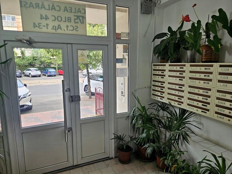 Piata Muncii, Calea Calarasilor, 2 camere decomandat, 63 mp.